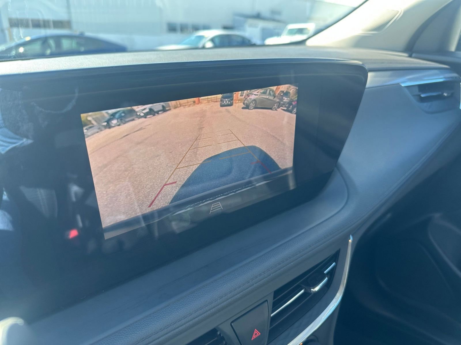 Used 2025 Buick Encore GX Preferred image 17