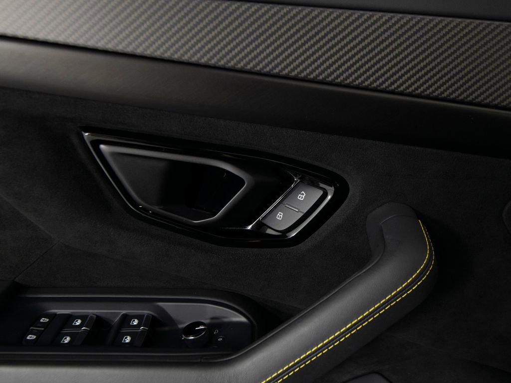 Used 2023 Lamborghini Urus Performante image 11