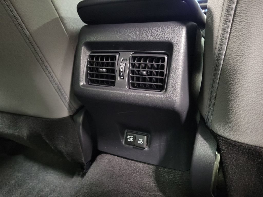 Used 2025 Toyota Camry SE w/ Convenience Package FWD image 32