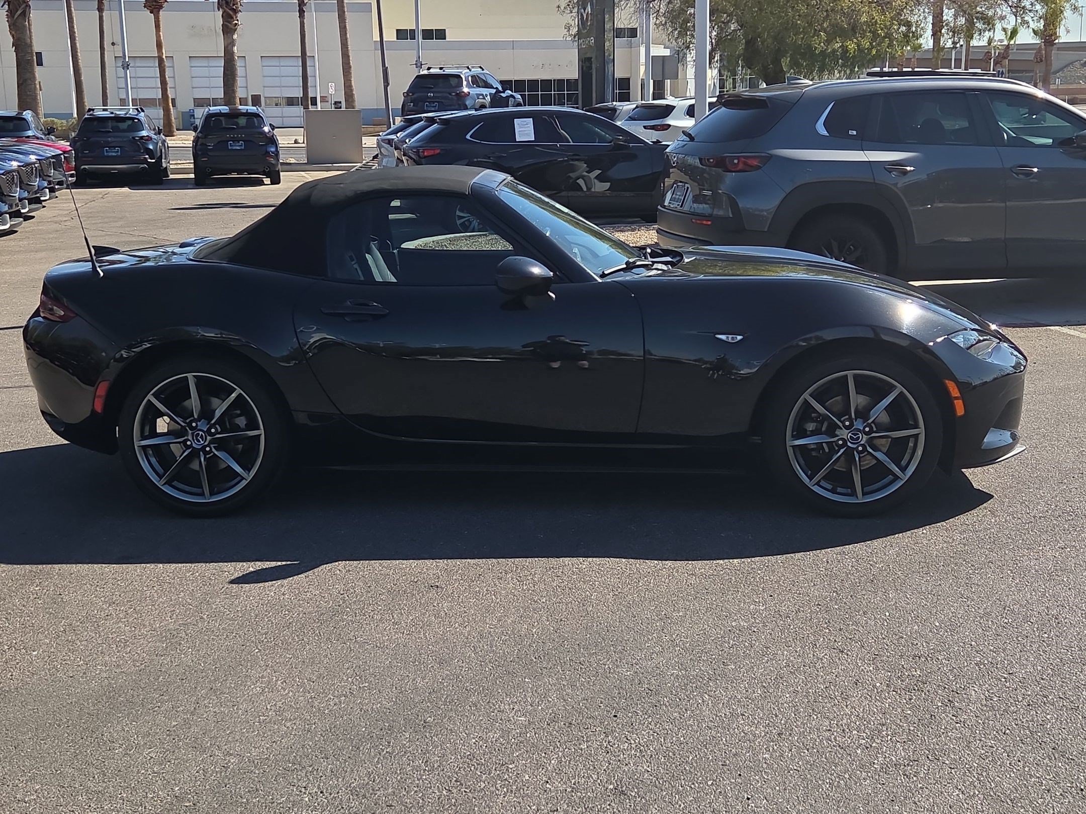 Used 2016 MAZDA MX-5 Miata Grand Touring RWD image 6