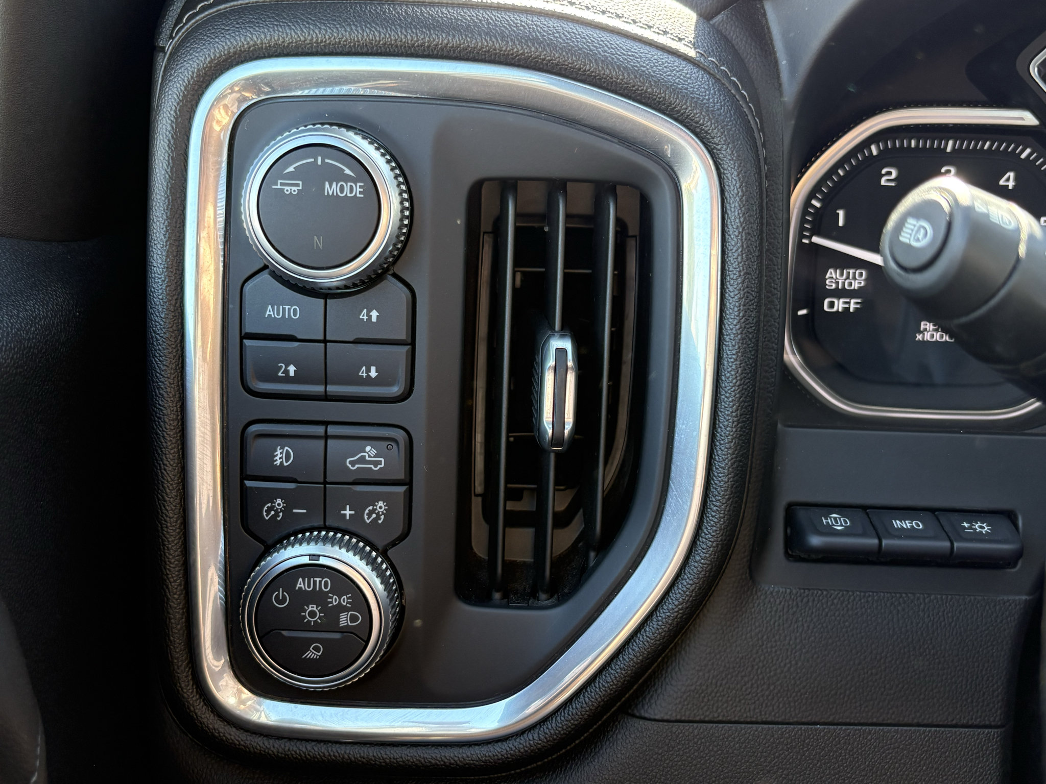 Used 2020 GMC Sierra 1500 Denali w/ Denali Ultimate Package AWD/4WD image 28