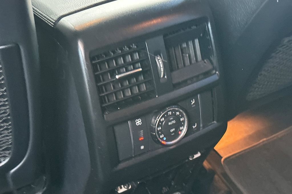 Used 2016 Mercedes-Benz GL 550 4MATIC image 13