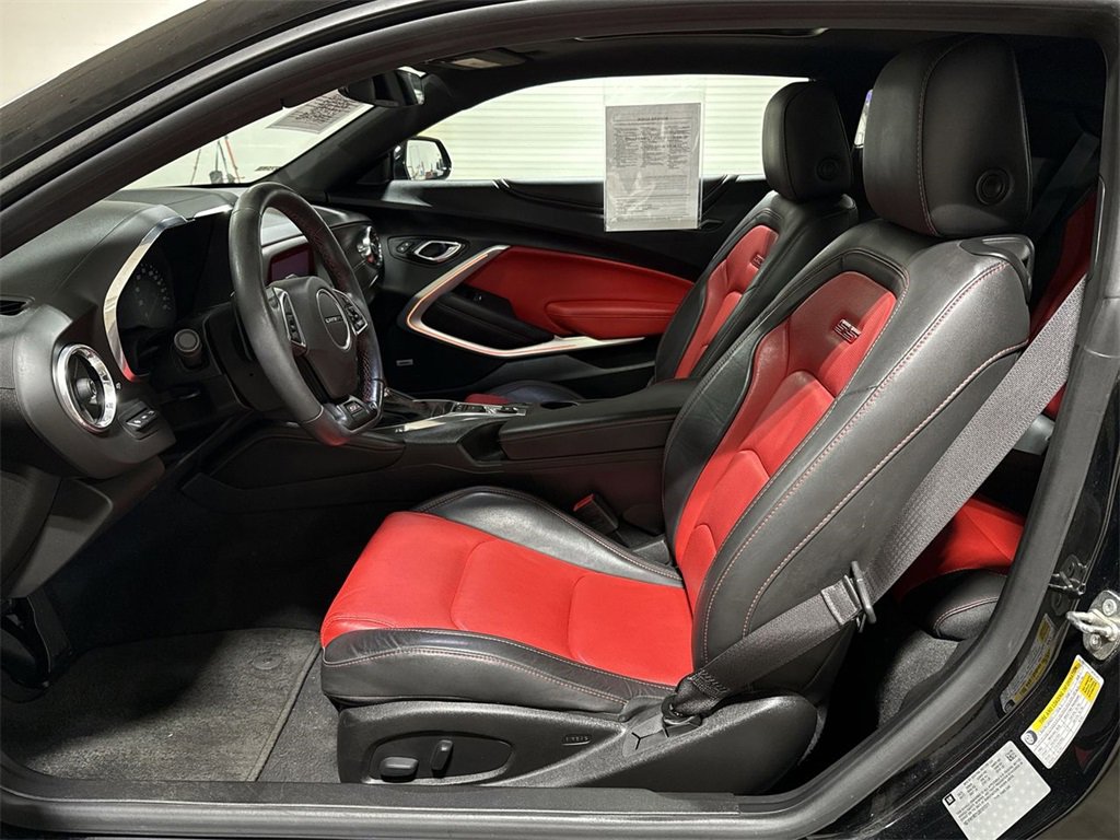 Used 2018 Chevrolet Camaro SS w/ LPO, Ground Effects Package image 21