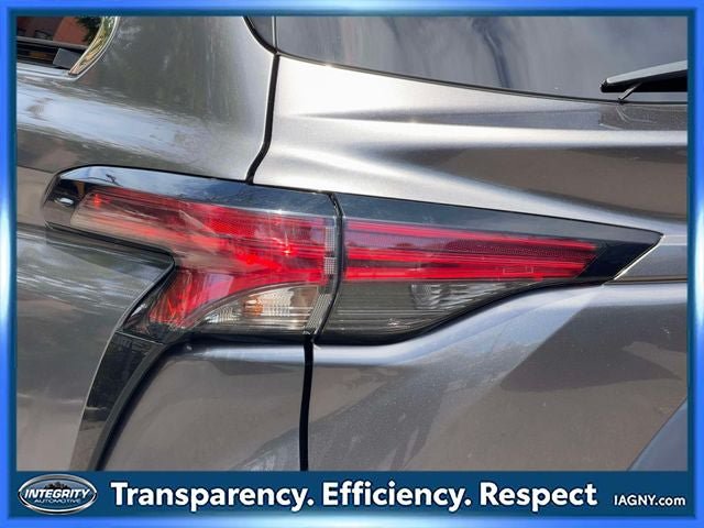 Used 2022 Toyota Sienna LE FWD image 17