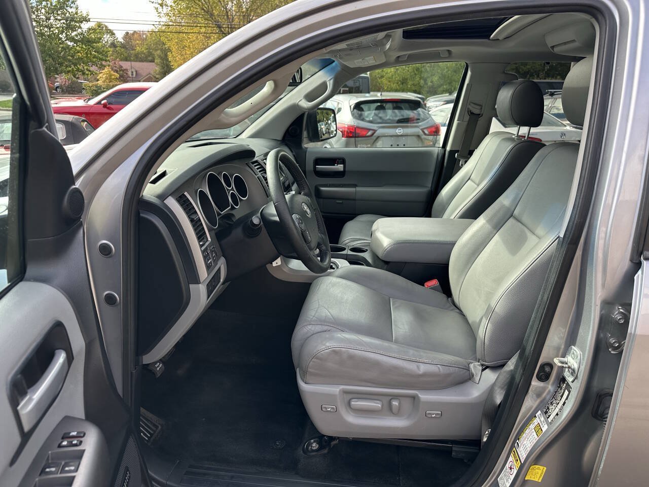Used 2013 Toyota Sequoia Limited AWD/4WD image 20