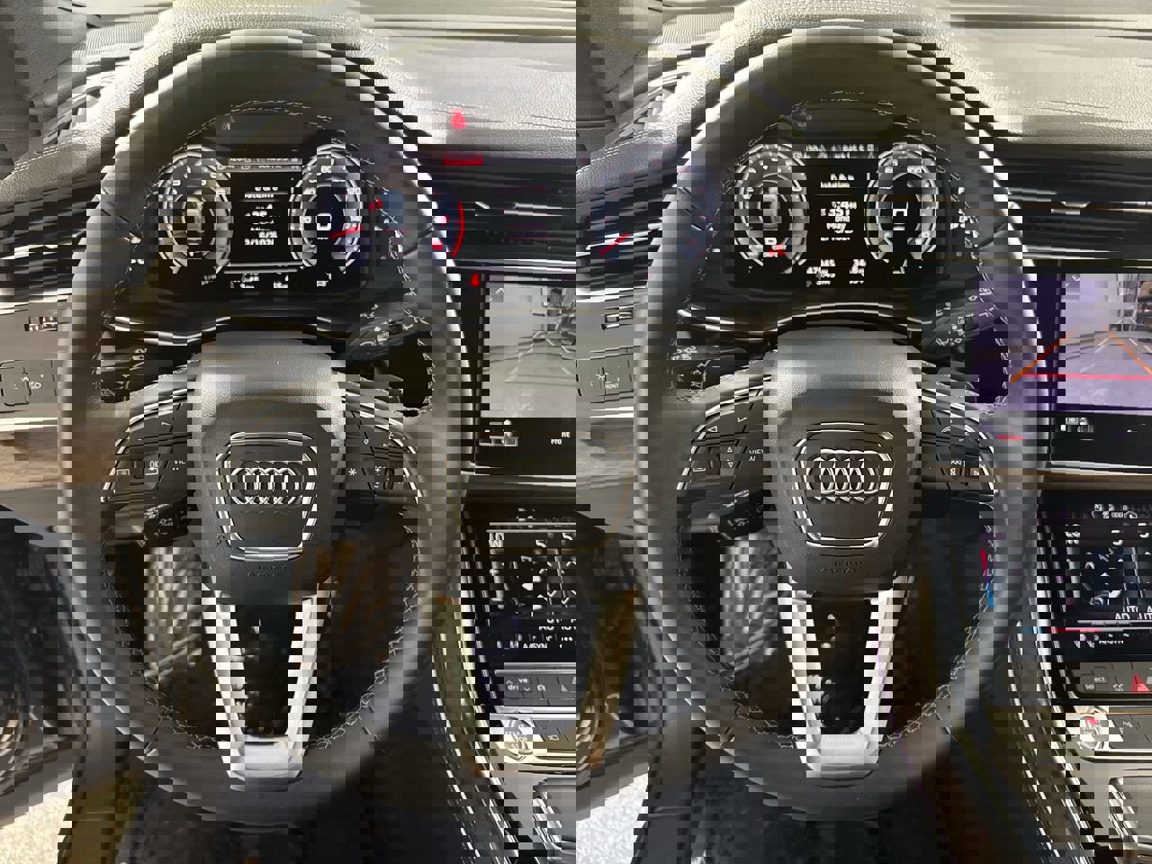 Used 2024 Audi Q8 Premium Plus w/ Premium Plus Package image 12