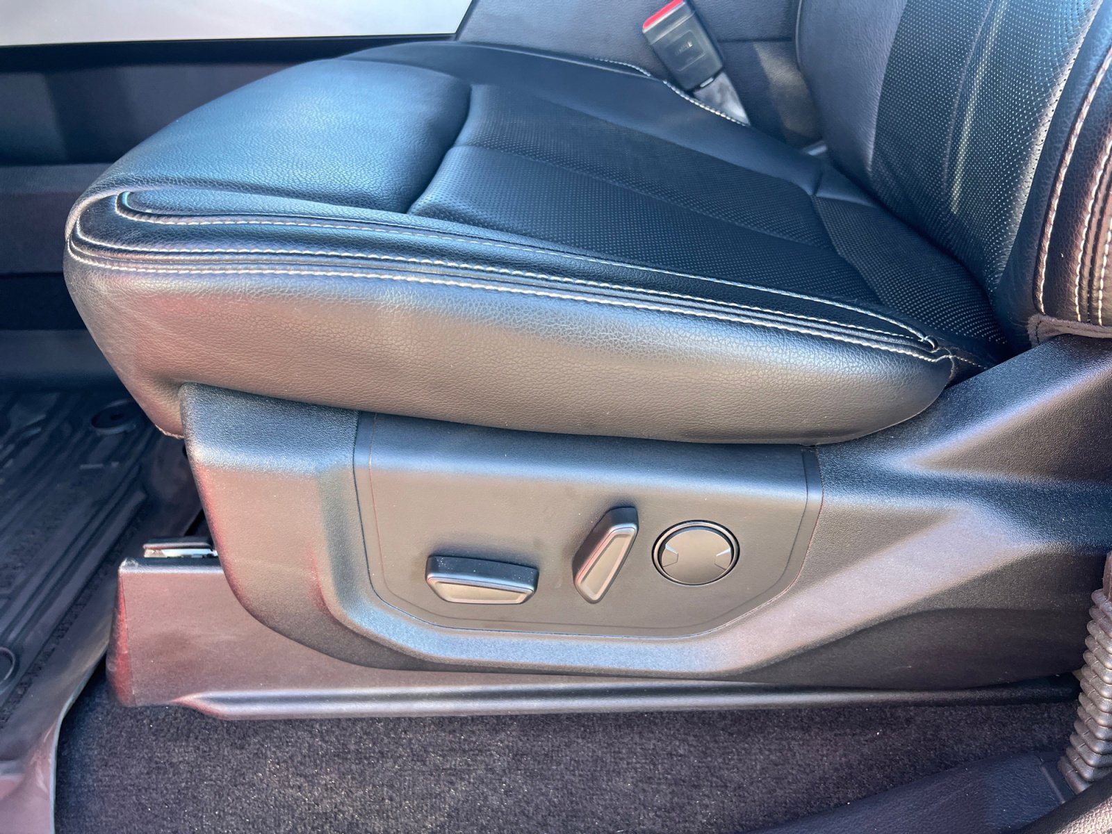 Certified 2020 Ford F150 Lariat image 14