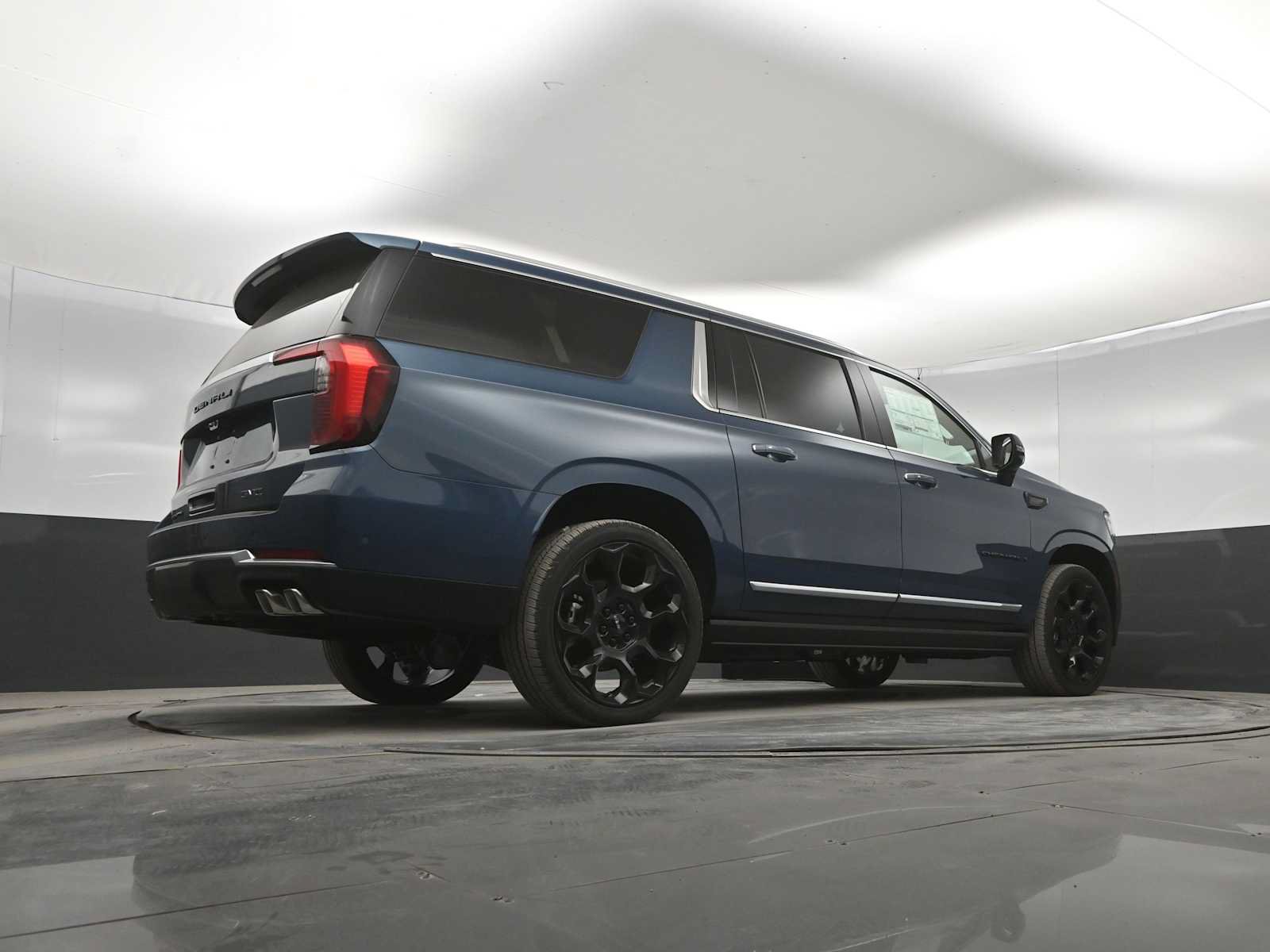 New 2026 GMC Yukon XL Denali w/ Denali Reserve Package AWD/4WD image 34