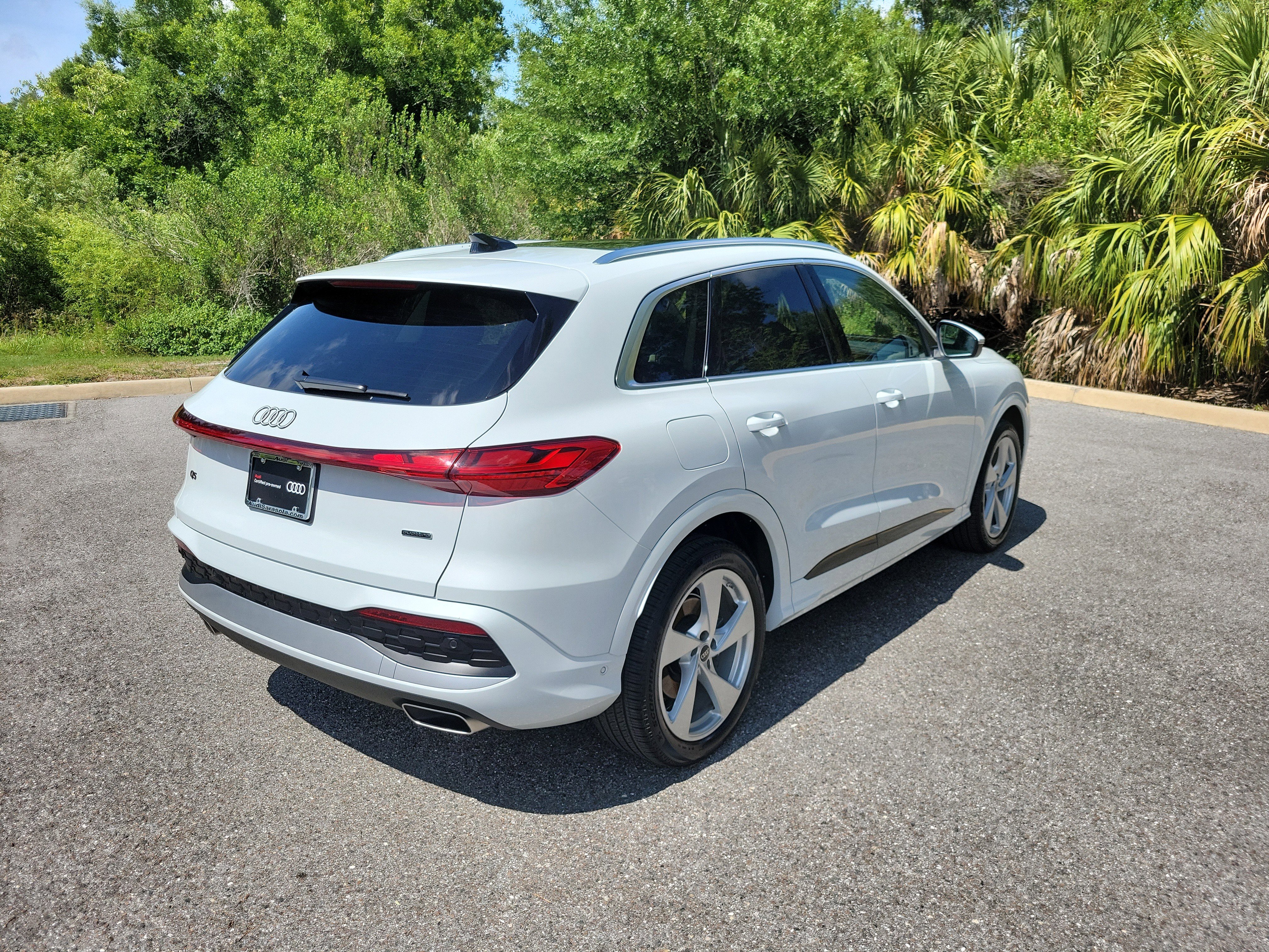 Certified 2025 Audi Q5 Prestige AWD/4WD image 4