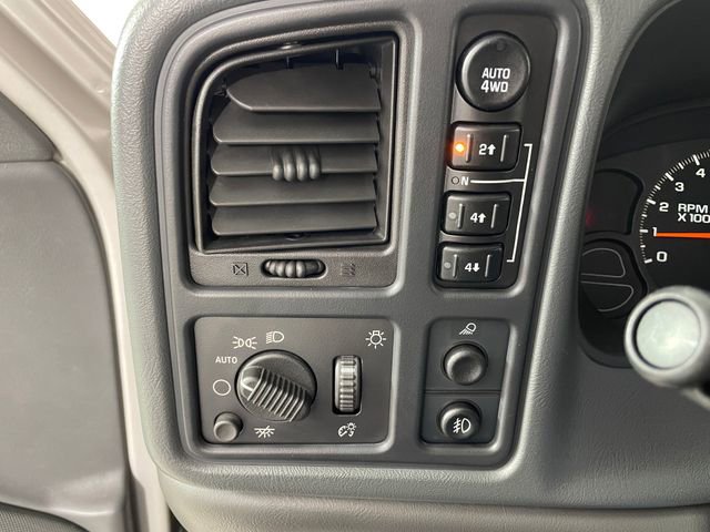 Used 2004 GMC Sierra 1500 SLE w/ Light Duty Power Package AWD/4WD image 12
