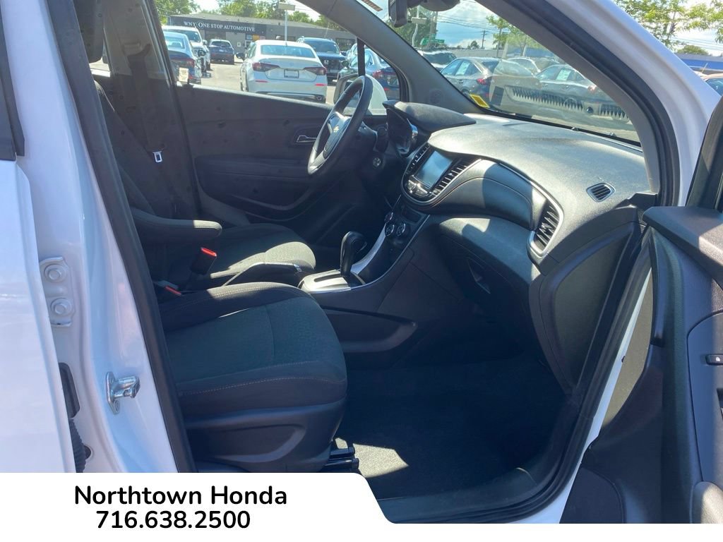 Used 2017 Chevrolet Trax LS FWD image 12