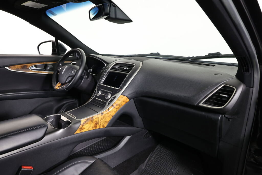 Used 2016 Lincoln MKX Reserve w/ Climate Package image 24