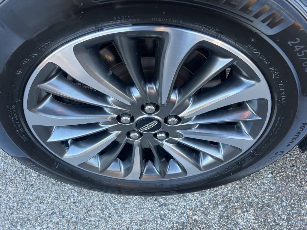 Used 2022 Lincoln Nautilus Reserve image 40