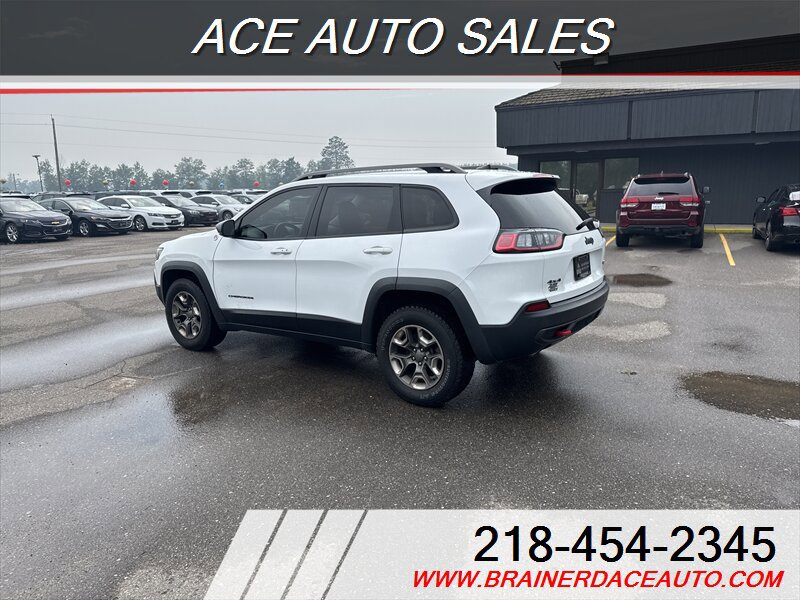 Used 2019 Jeep Cherokee Trailhawk w/ Cold Weather Group image 4