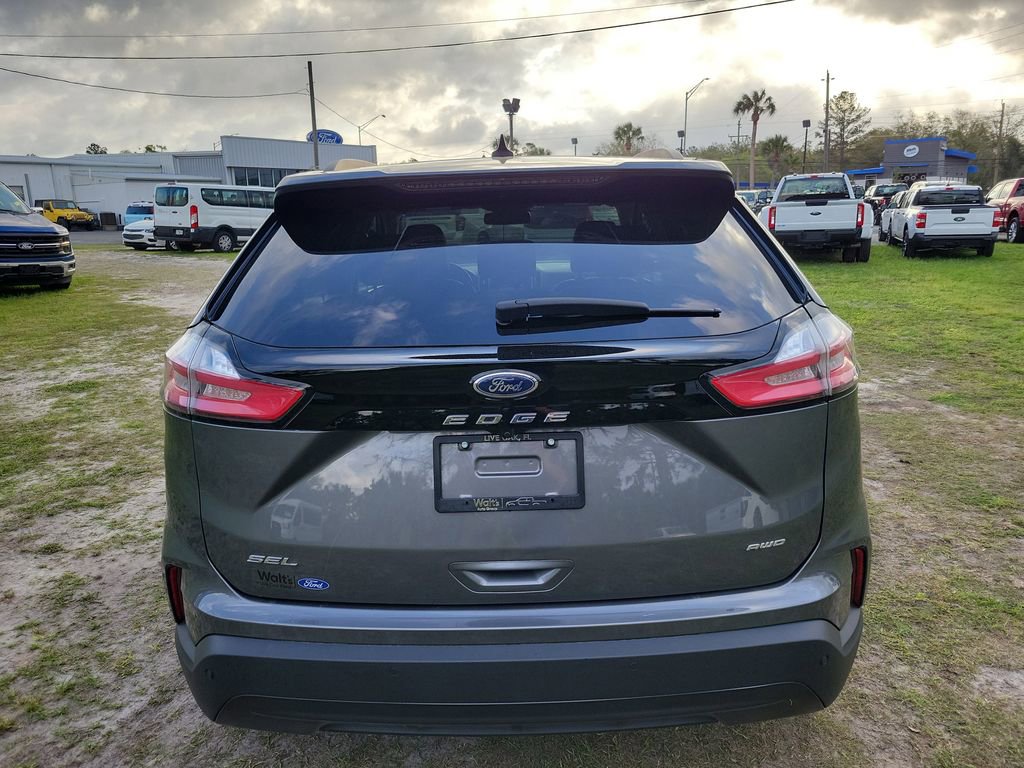 Used 2023 Ford Edge SEL w/ Sport Appearance Package image 9