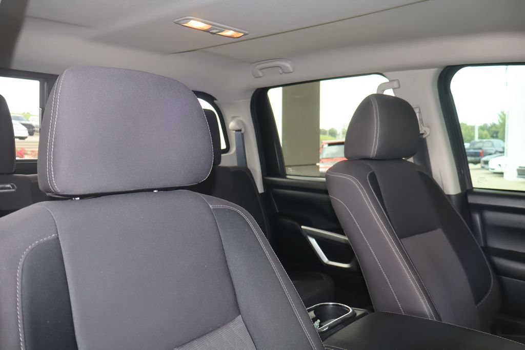 Used 2021 Nissan Titan SV w/ SV Convenience Package AWD/4WD image 39