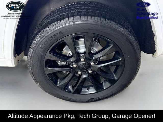 Used 2022 Jeep Grand Cherokee Laredo X image 30