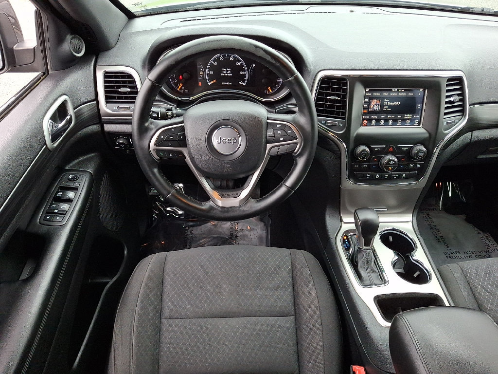 Used 2019 Jeep Grand Cherokee Laredo AWD/4WD image 11