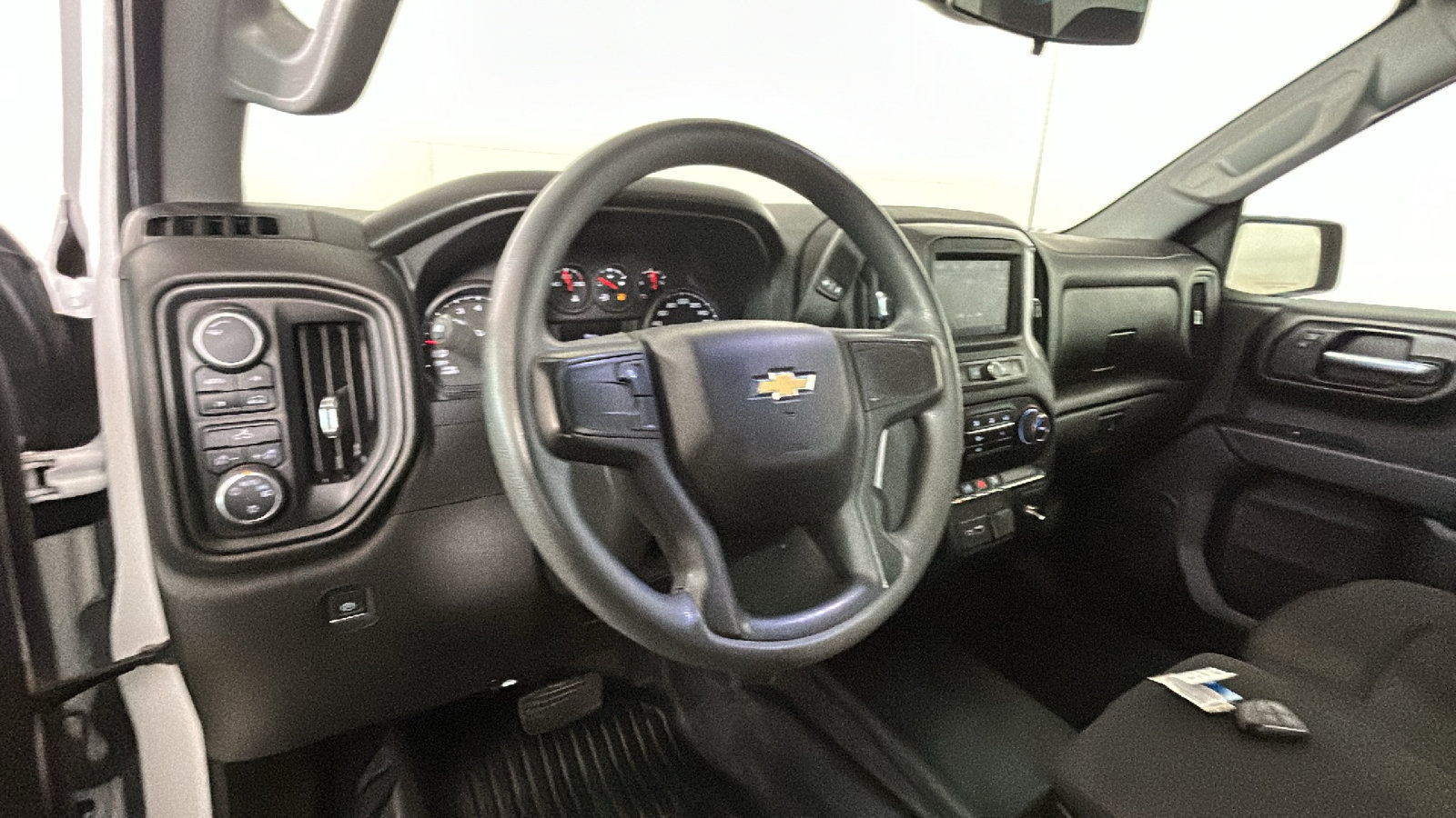 Used 2022 Chevrolet Silverado 1500 W/T w/ Trailering Package AWD/4WD image 15