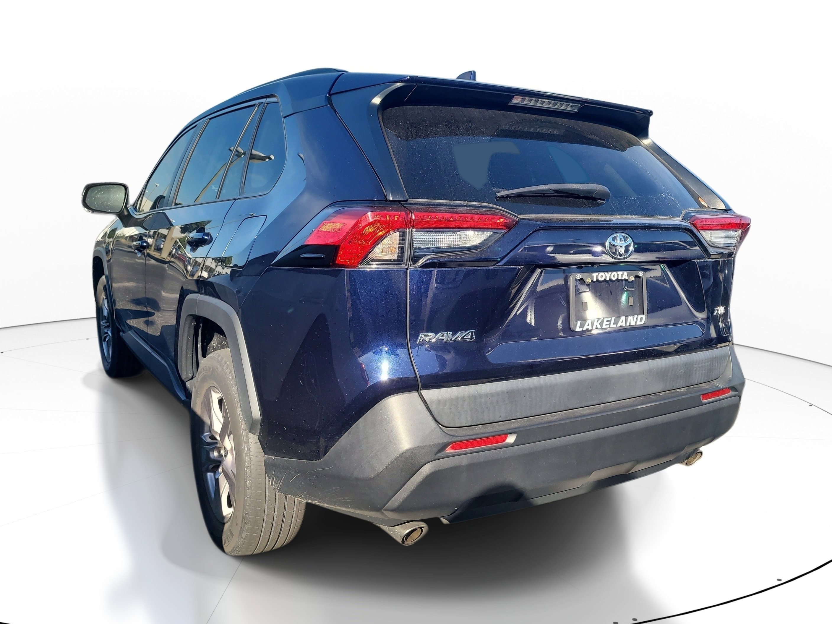 Used 2022 Toyota RAV4 XLE w/ Convenience Package FWD image 5