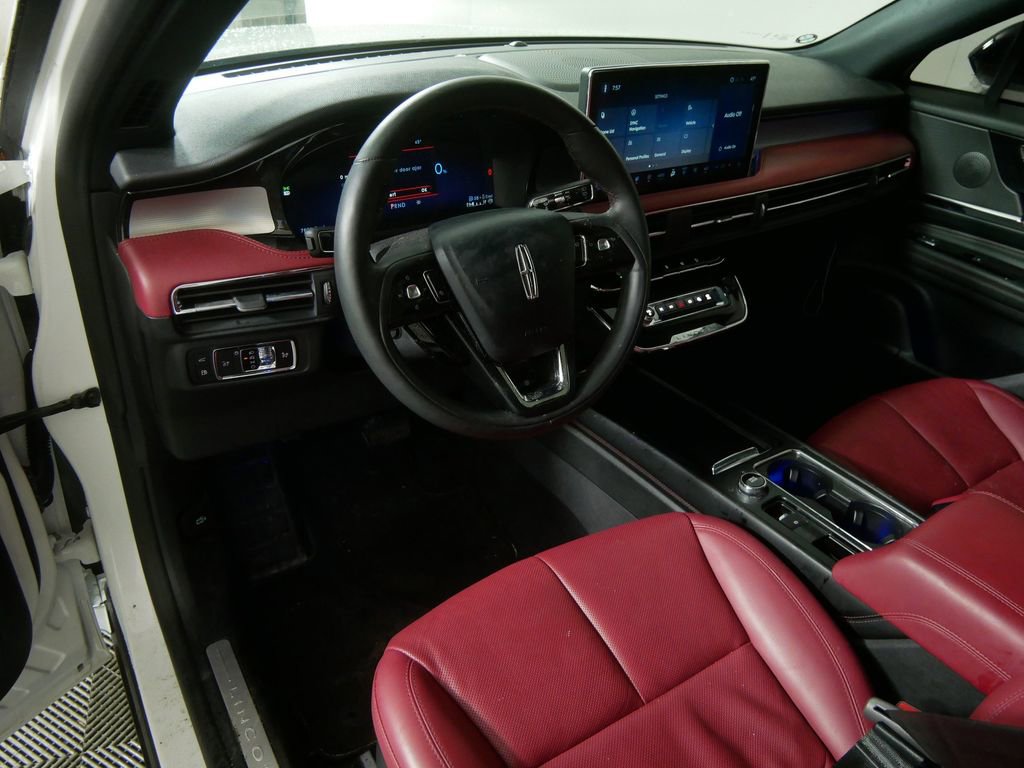 Used 2025 Lincoln Corsair Grand Touring w/ Equipment Group 301A AWD/4WD image 16