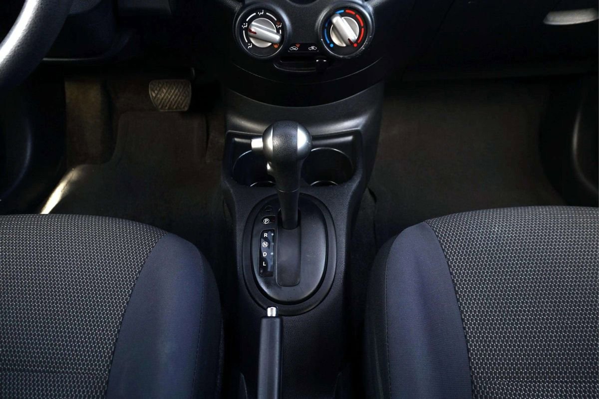 Used 2013 Nissan Versa SL w/ SL Tech Pkg image 21