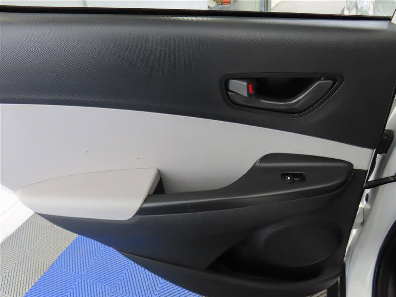 Used 2023 Hyundai Kona SEL image 28