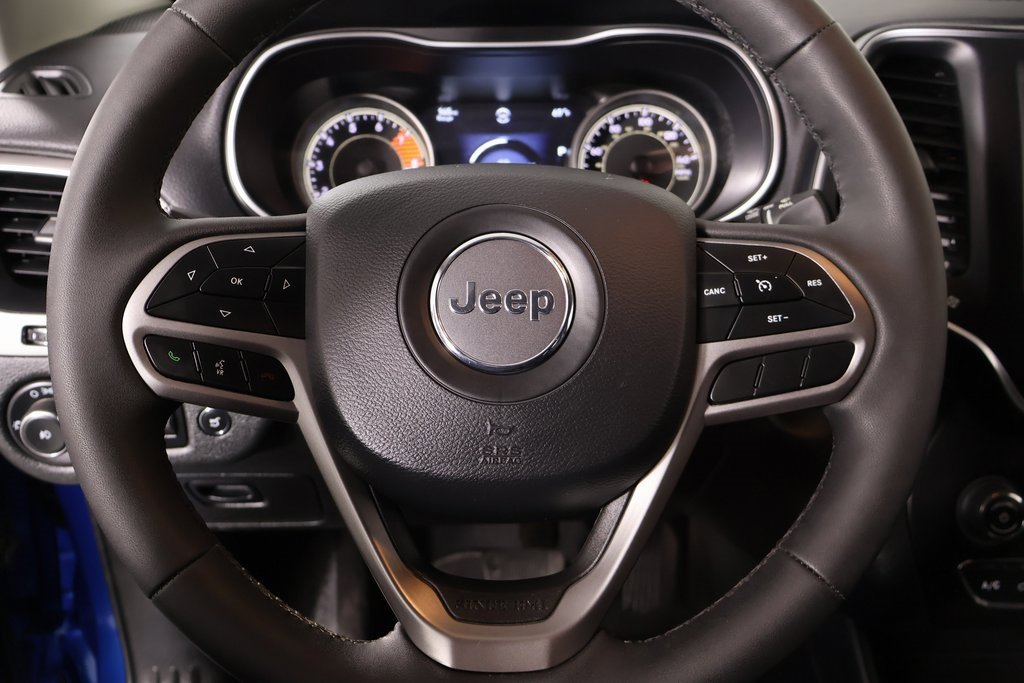 Used 2022 Jeep Cherokee Latitude Lux image 3