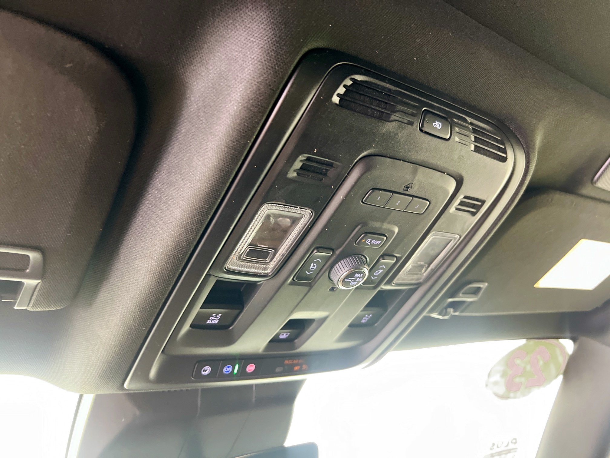 Used 2023 Cadillac Escalade ESV Premium Luxury AWD/4WD image 22