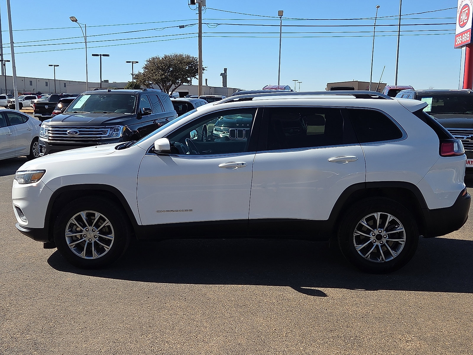 Used 2020 Jeep Cherokee Latitude Plus w/ Cold Weather Group image 2
