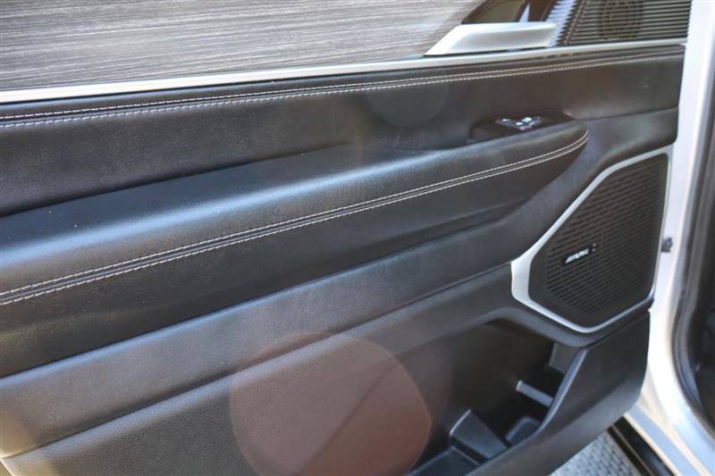 Used 2024 Jeep Wagoneer Series III image 9