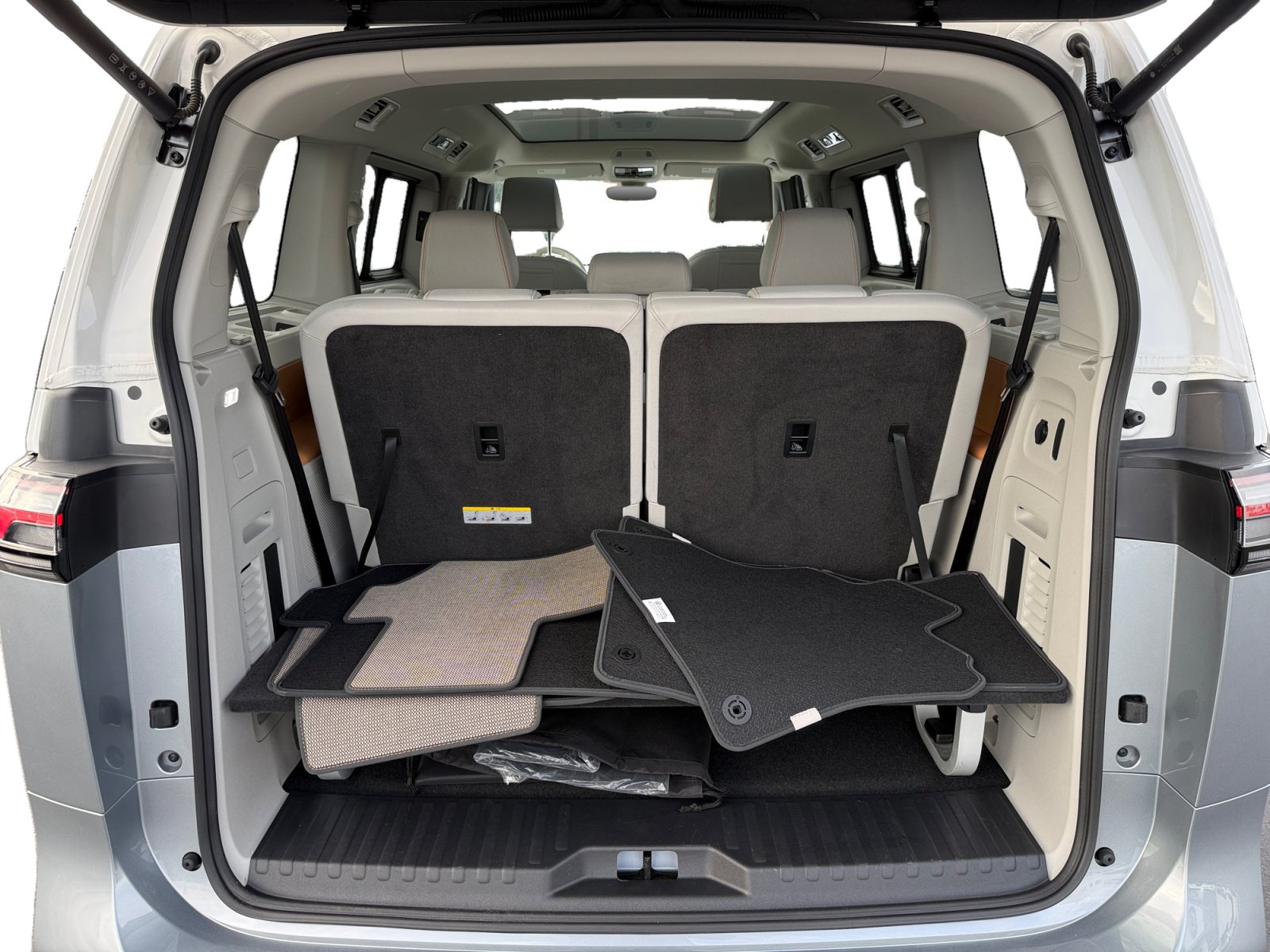 Certified 2025 Volkswagen ID. Buzz 1st Edition RWD image 17