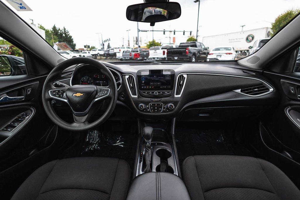 Used 2022 Chevrolet Malibu LT FWD image 19