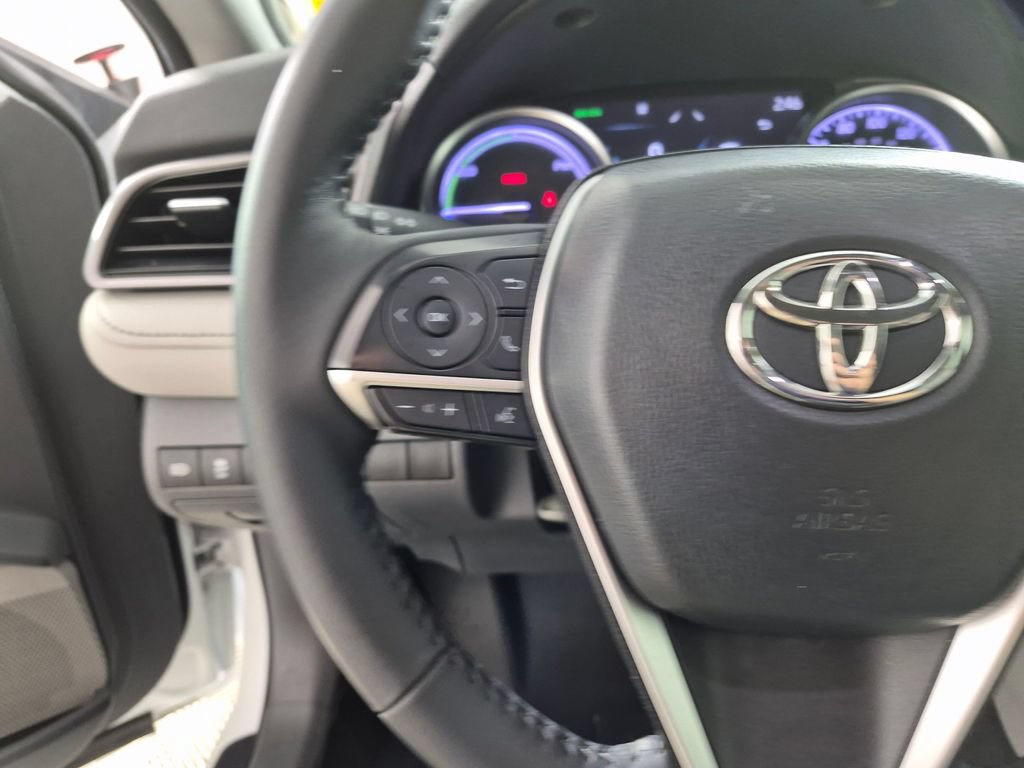 Used 2021 Toyota Camry XLE w/ Navigation Upgrade Package FWD image 14