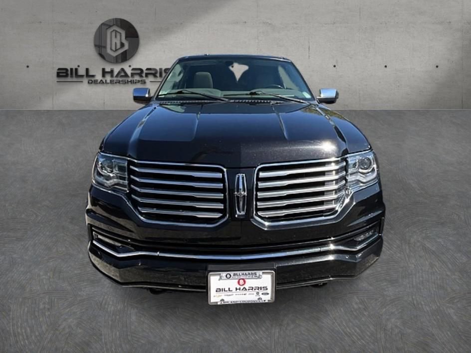 Used 2015 Lincoln Navigator L 4WD image 2