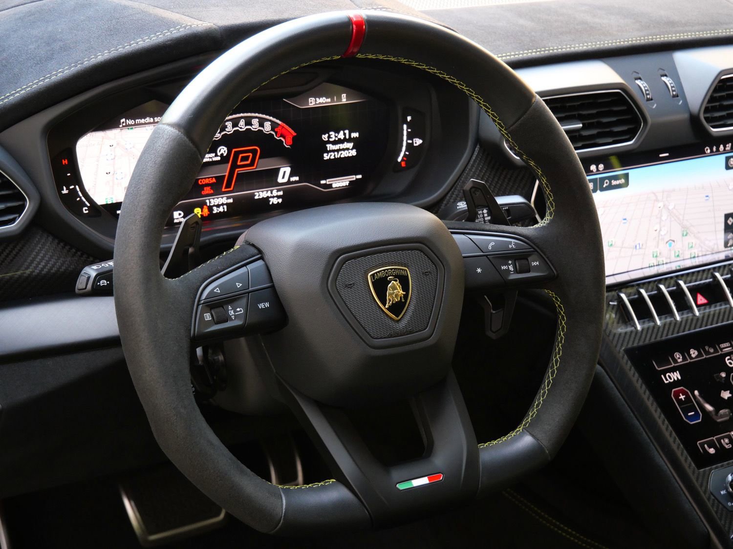 Used 2024 Lamborghini Urus Performante AWD/4WD image 29