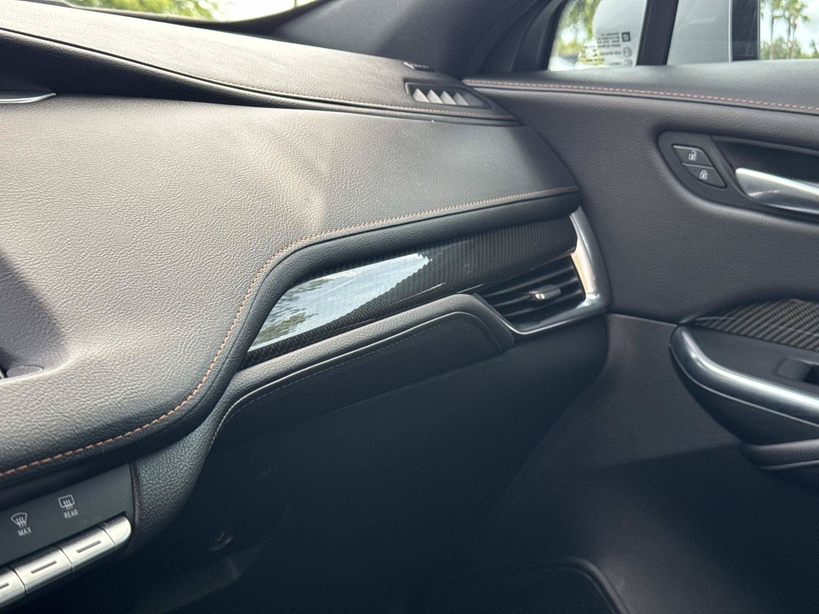 Used 2022 Cadillac XT4 Sport w/ Enhanced Visibility Package AWD/4WD image 26