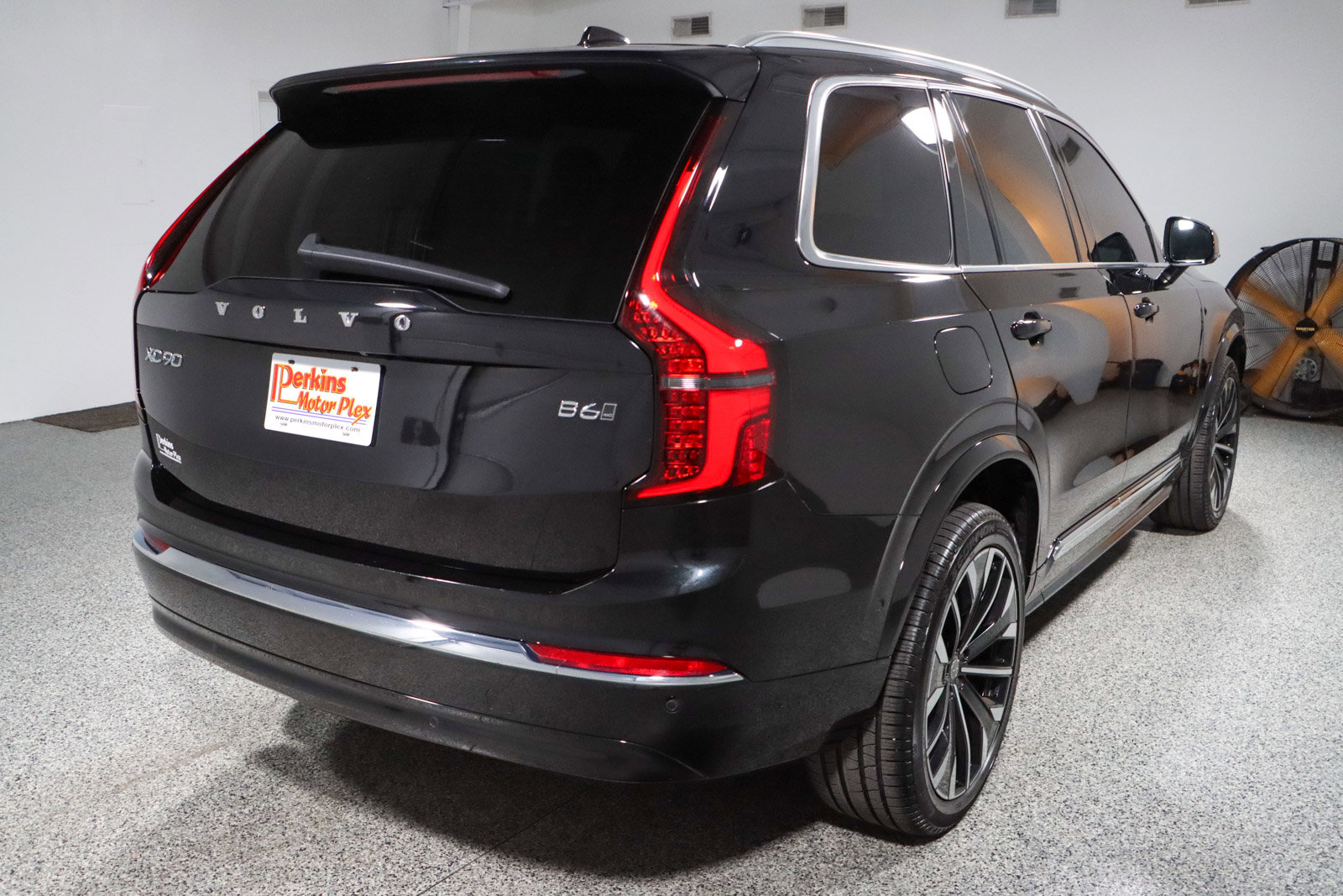 Used 2025 Volvo XC90 B6 Plus AWD/4WD image 7