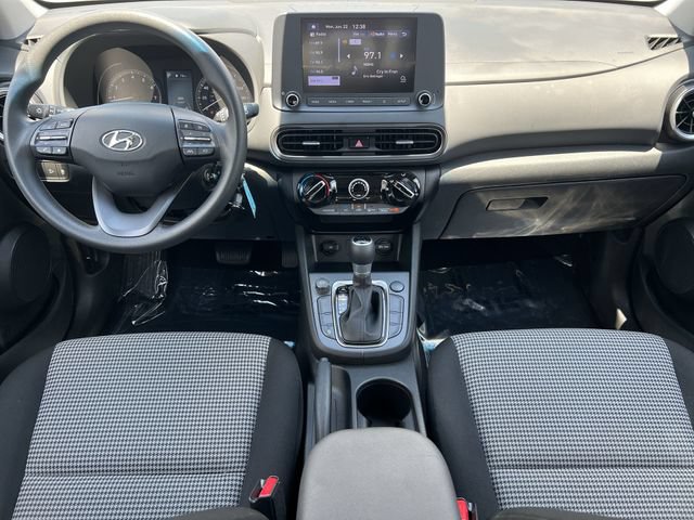 Used 2022 Hyundai Kona SE w/ Cargo Package FWD image 17