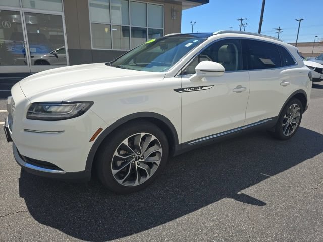 Used 2022 Lincoln Nautilus Reserve AWD/4WD image 3