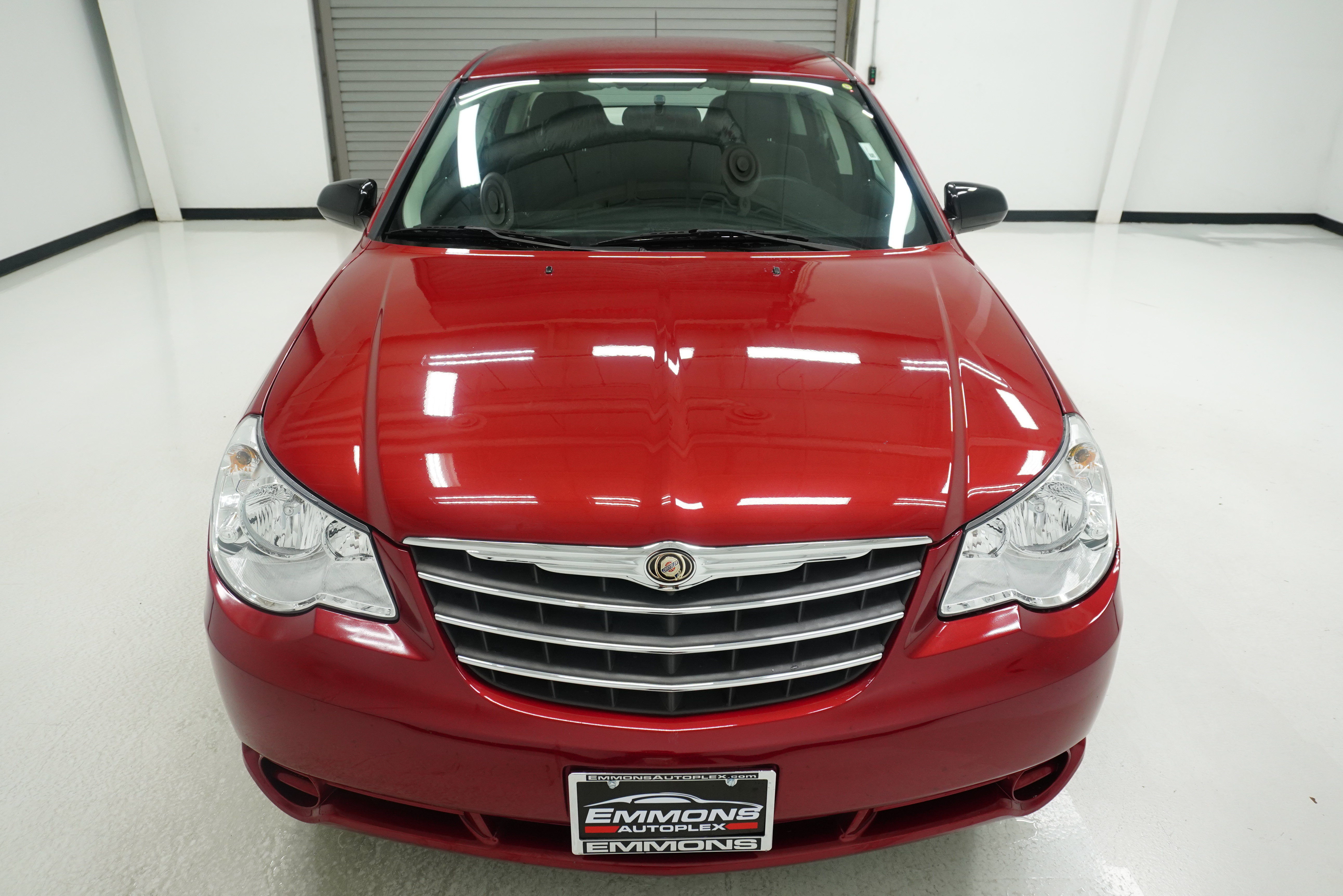 Used 2010 Chrysler Sebring Touring FWD image 2