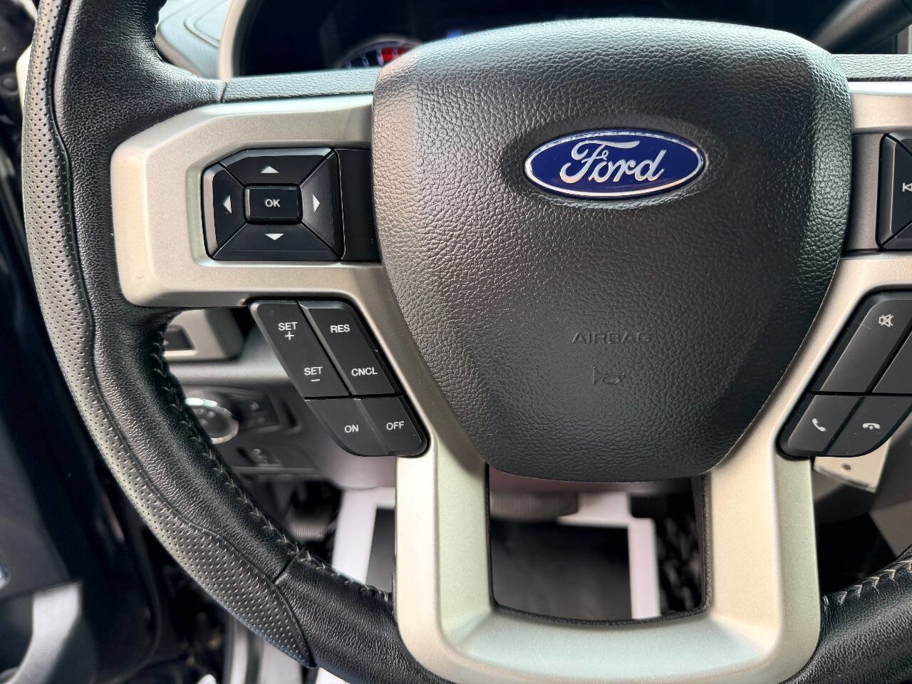 Used 2019 Ford F250 Lariat w/ Lariat Value Package AWD/4WD image 27