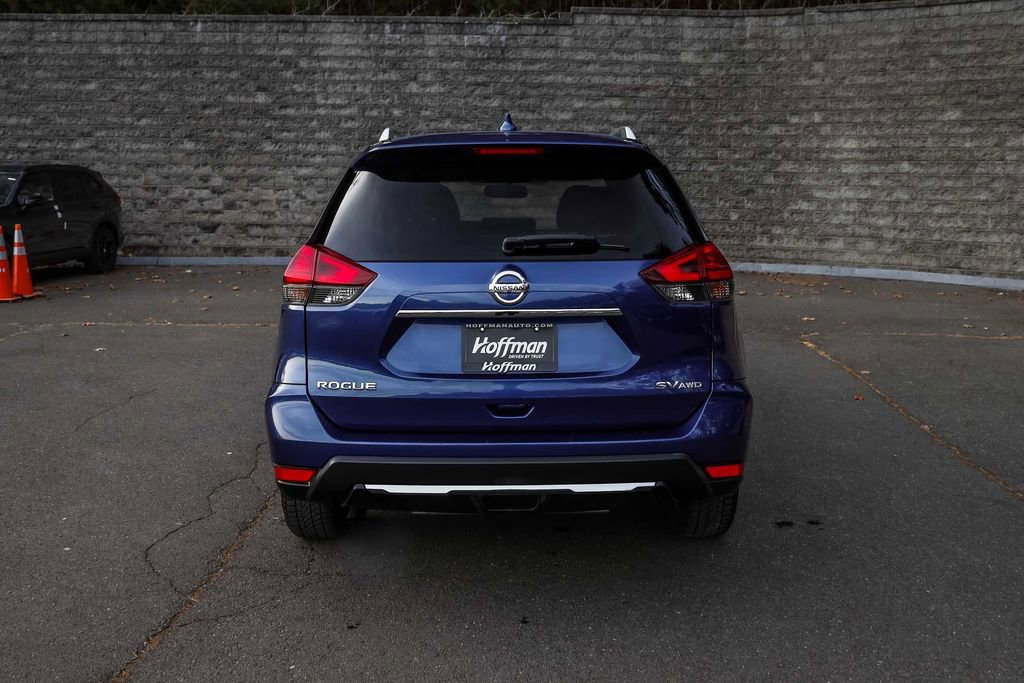 Used 2017 Nissan Rogue SV w/ SV Premium Package image 8
