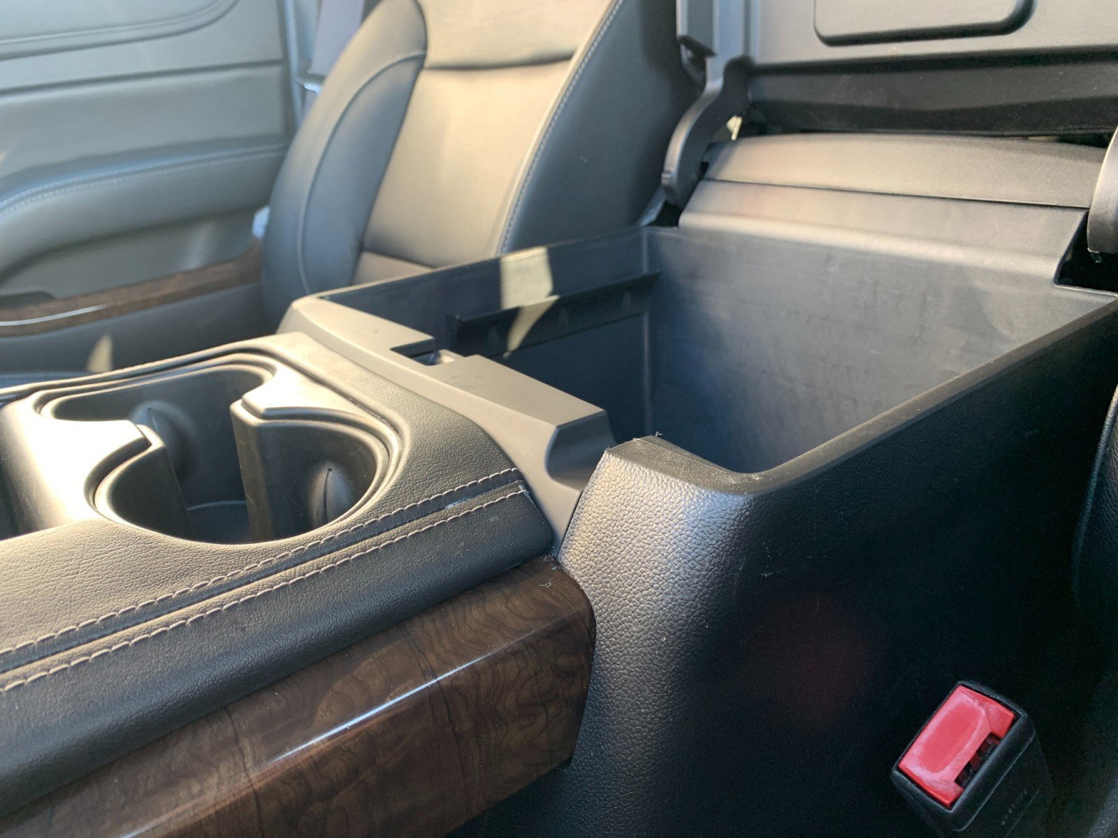 Used 2016 Chevrolet Suburban LT image 20