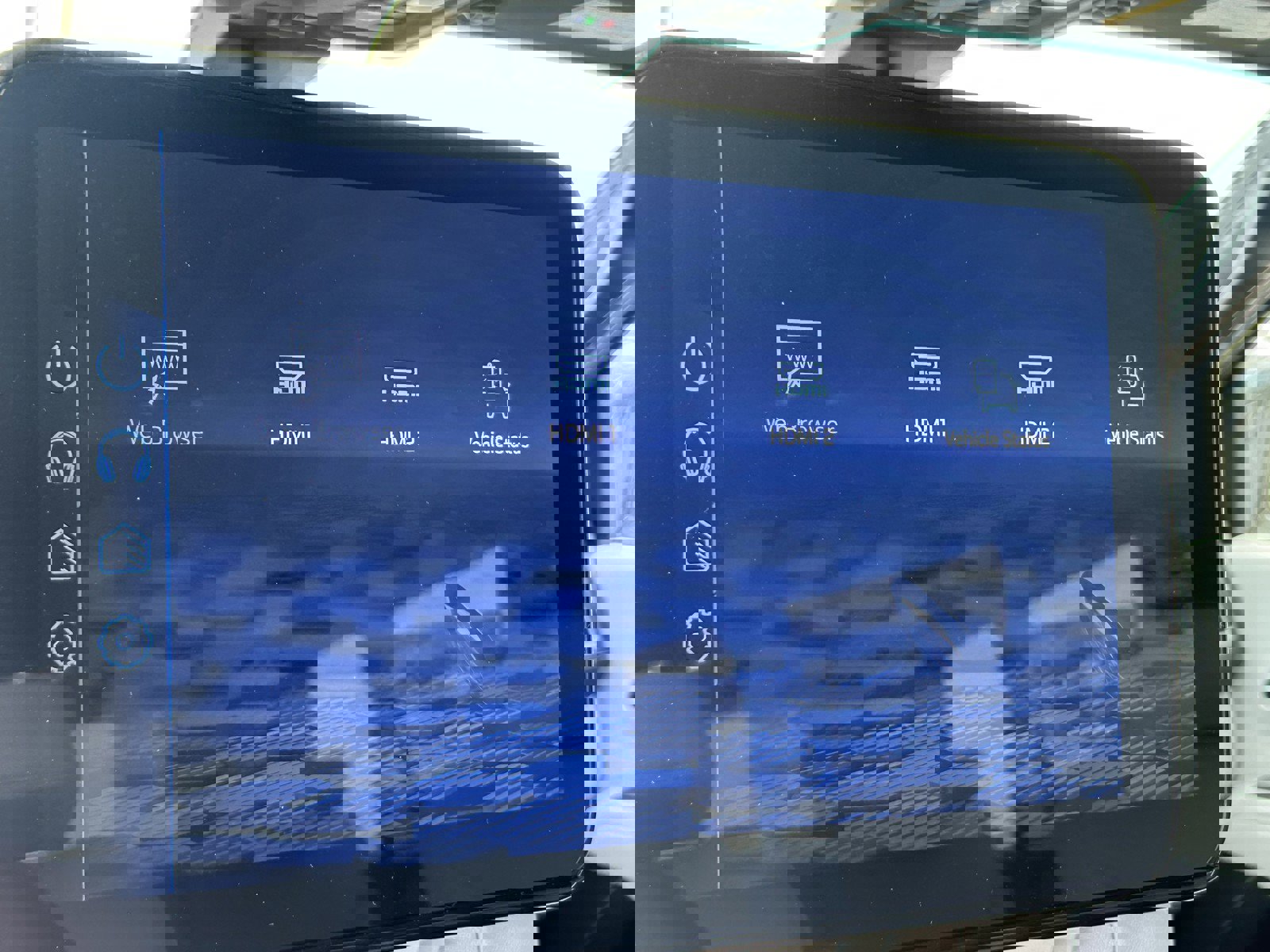 New 2025 Chevrolet Suburban Premier image 19