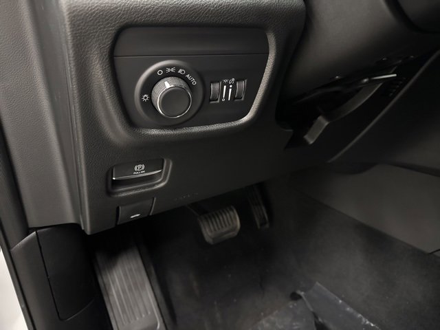 New 2025 Jeep Grand Cherokee Laredo X w/ Luxury Tech Group I image 11