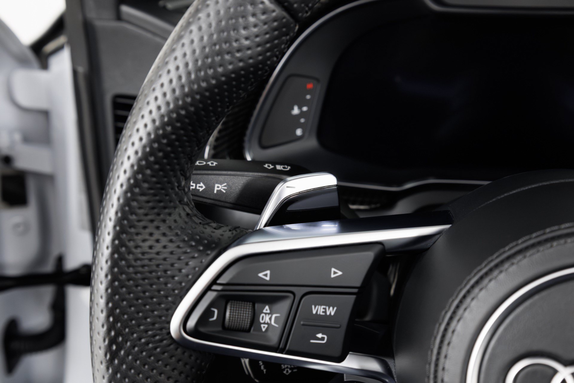 Used 2022 Audi R8 V10 w/ Premium Package RWD image 21