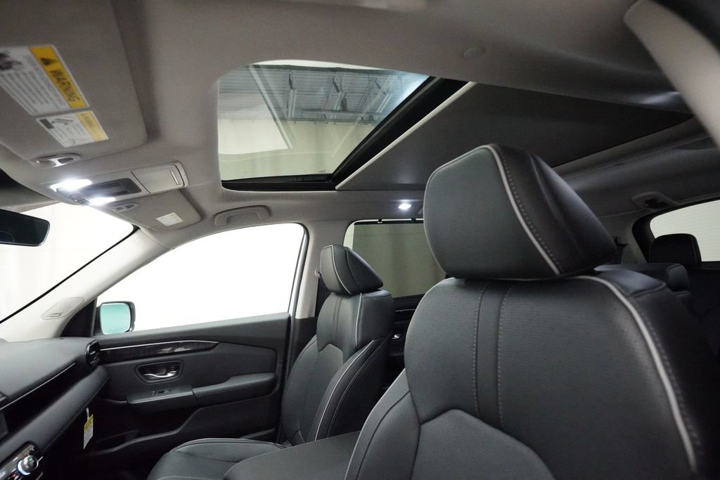 Certified 2025 Honda Pilot Elite image 34
