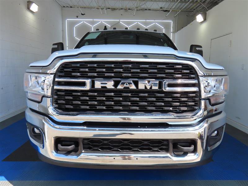 Used 2024 RAM 3500 Big Horn image 2