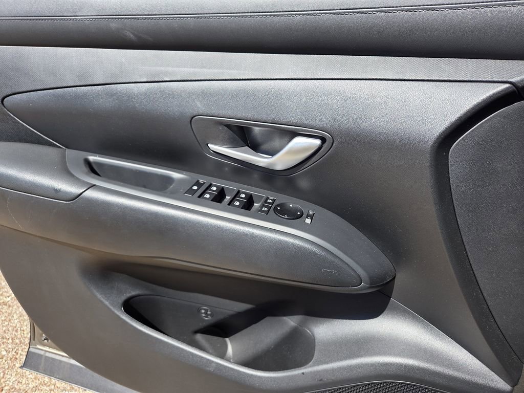 Certified 2025 Hyundai Tucson SEL AWD/4WD image 17